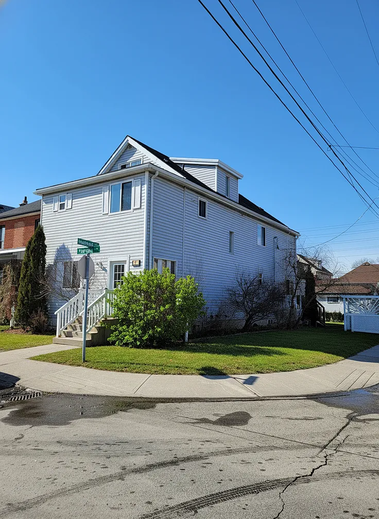 Hamilton Condo: 41 Fairview Ave