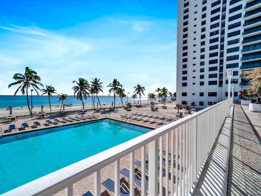 Hollywood Condo: 2301 South Ocean Drive