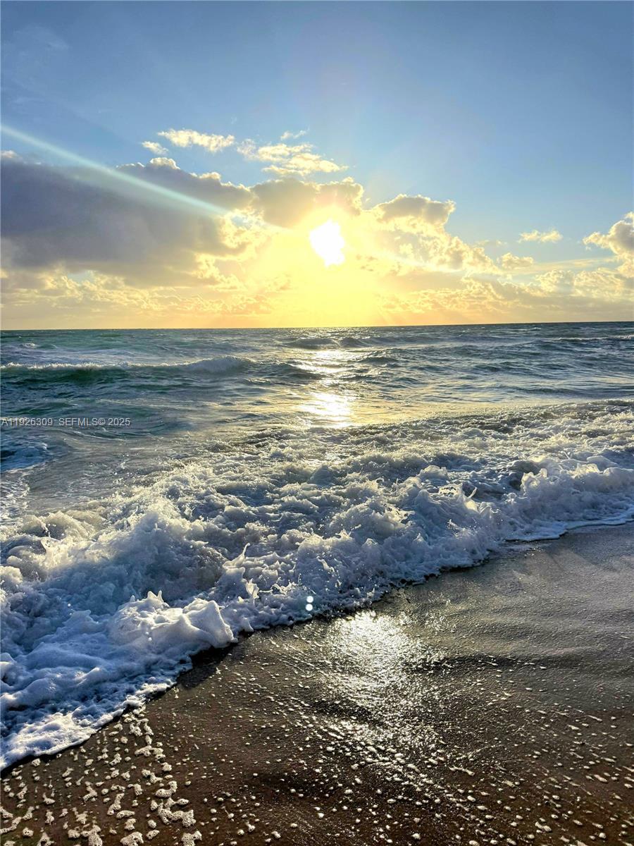 Hollywood Condo: 3505 South Ocean Drive