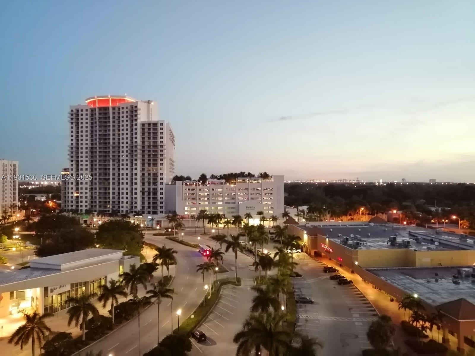 Hollywood Condo: 1720 Harrison Street