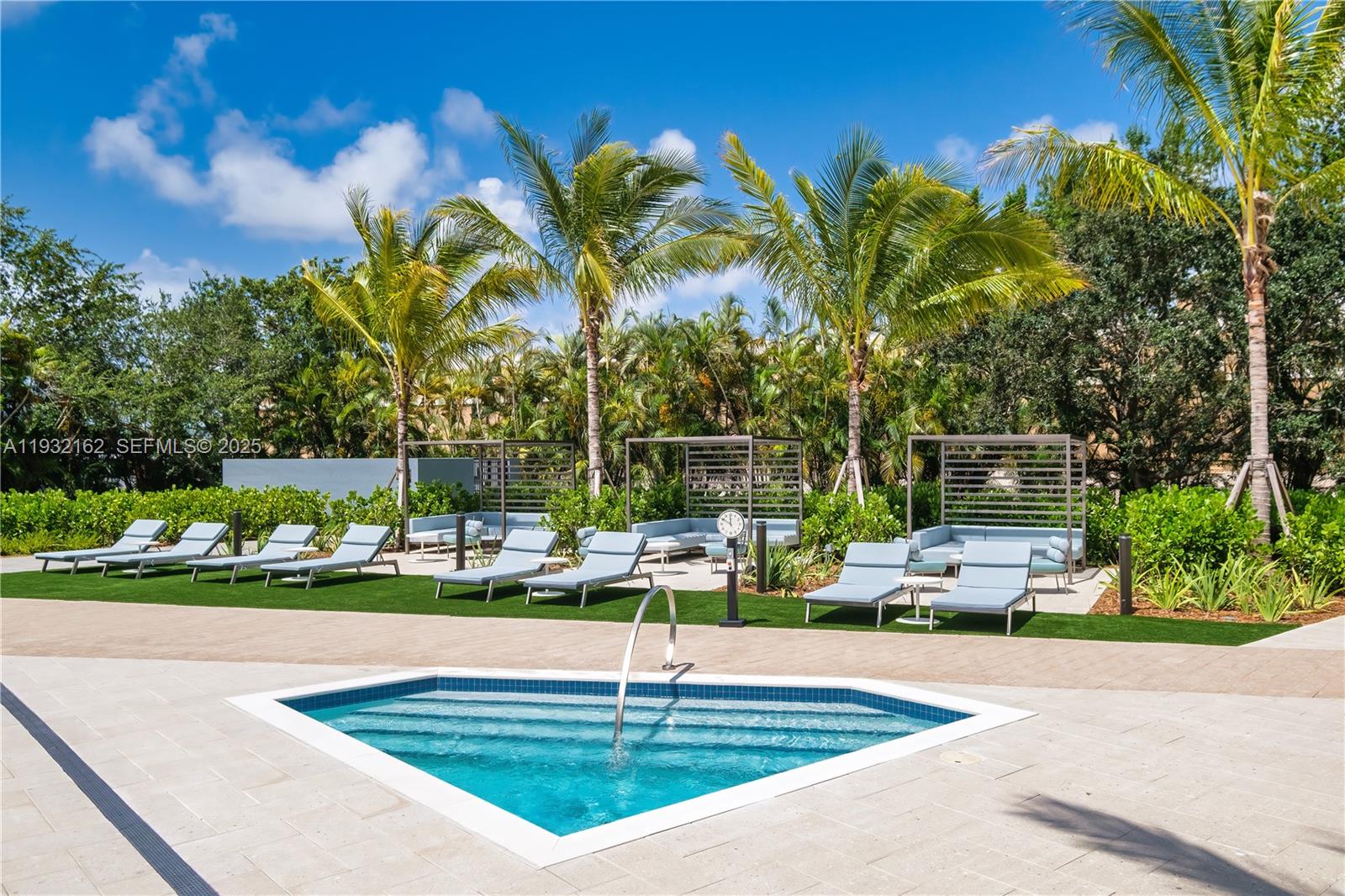 Hallandale Beach Condo: 101 Diplomat Parkway