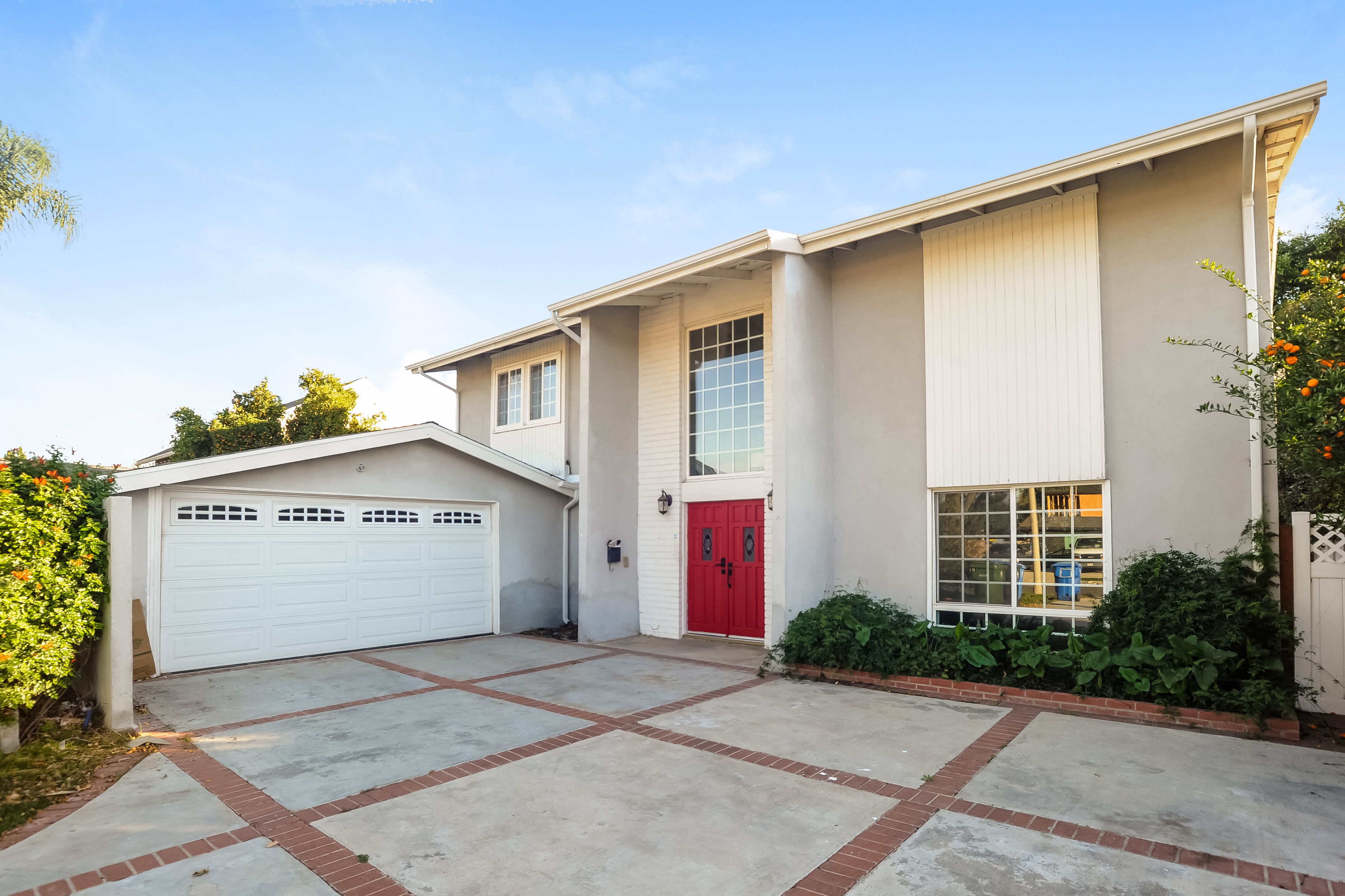 Canoga Park House: 22240 Wyandotte St.