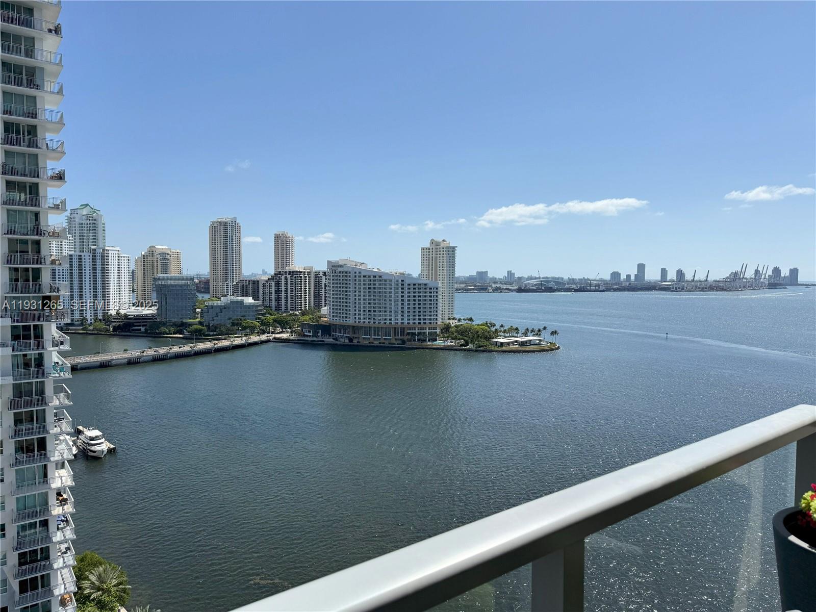 Miami Condo: 1155 Brickell Bay Drive
