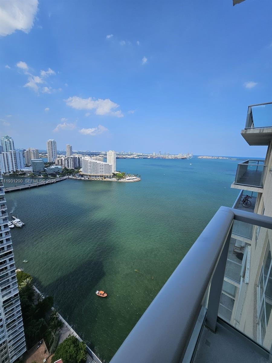 Miami Condo: 1155 Brickell Bay Drive
