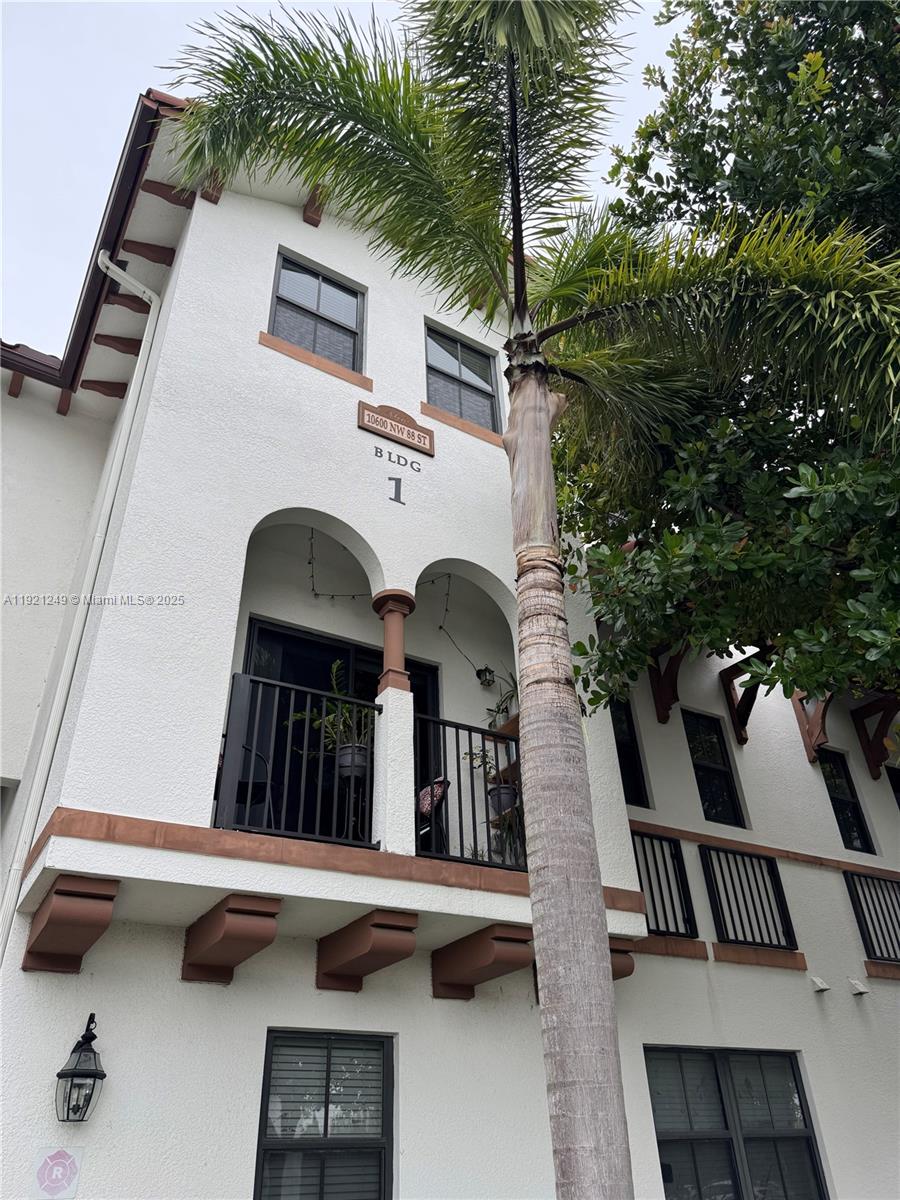 Doral Condo: 10600 Northwest 88th Street