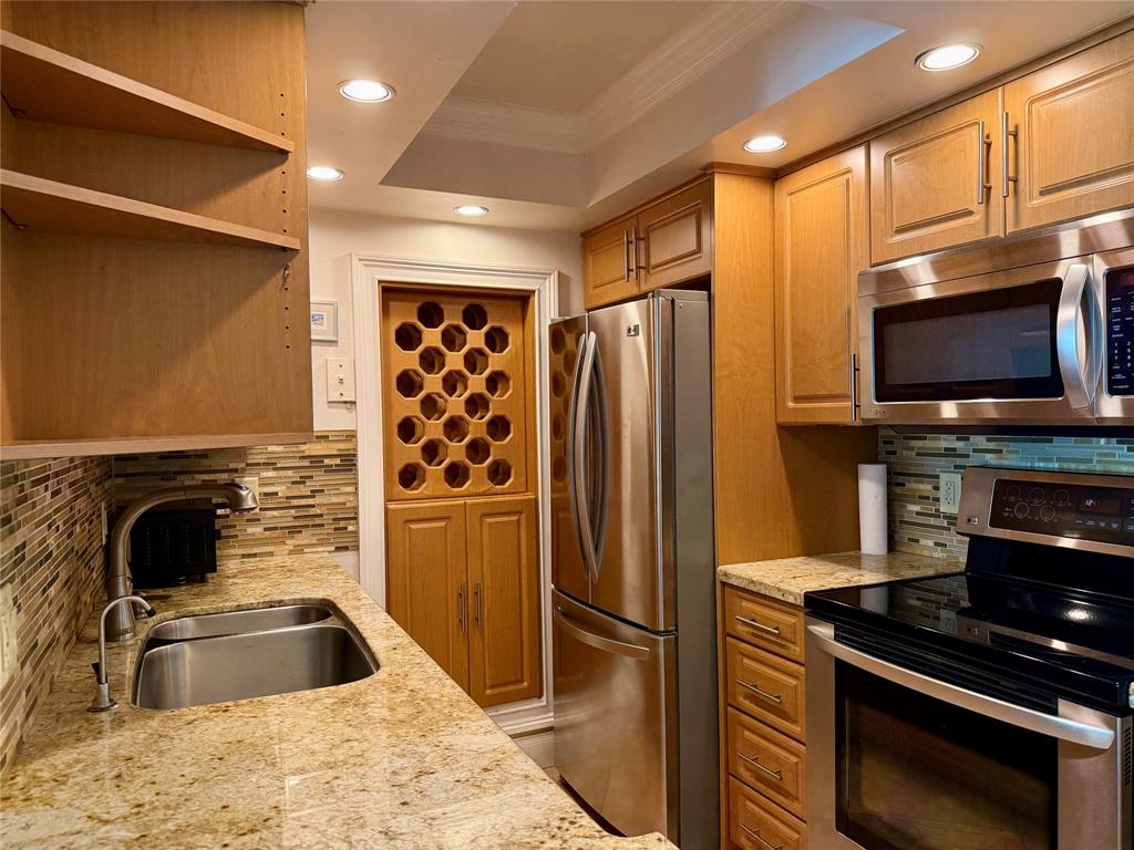 Pompano Beach Condo: 111 Briny Avenue