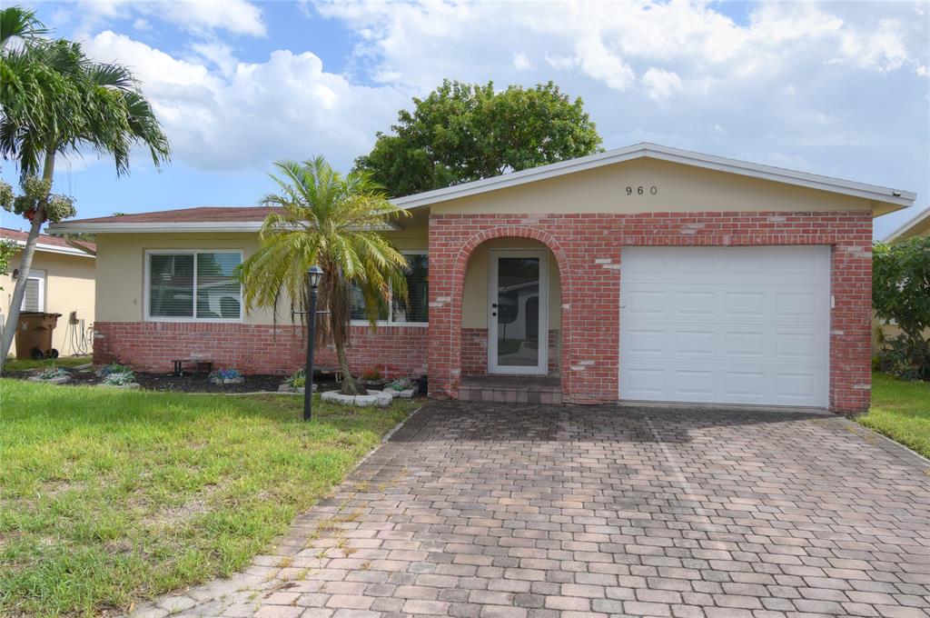 Deerfield Beach Condo: 960 Northwest 49th Street