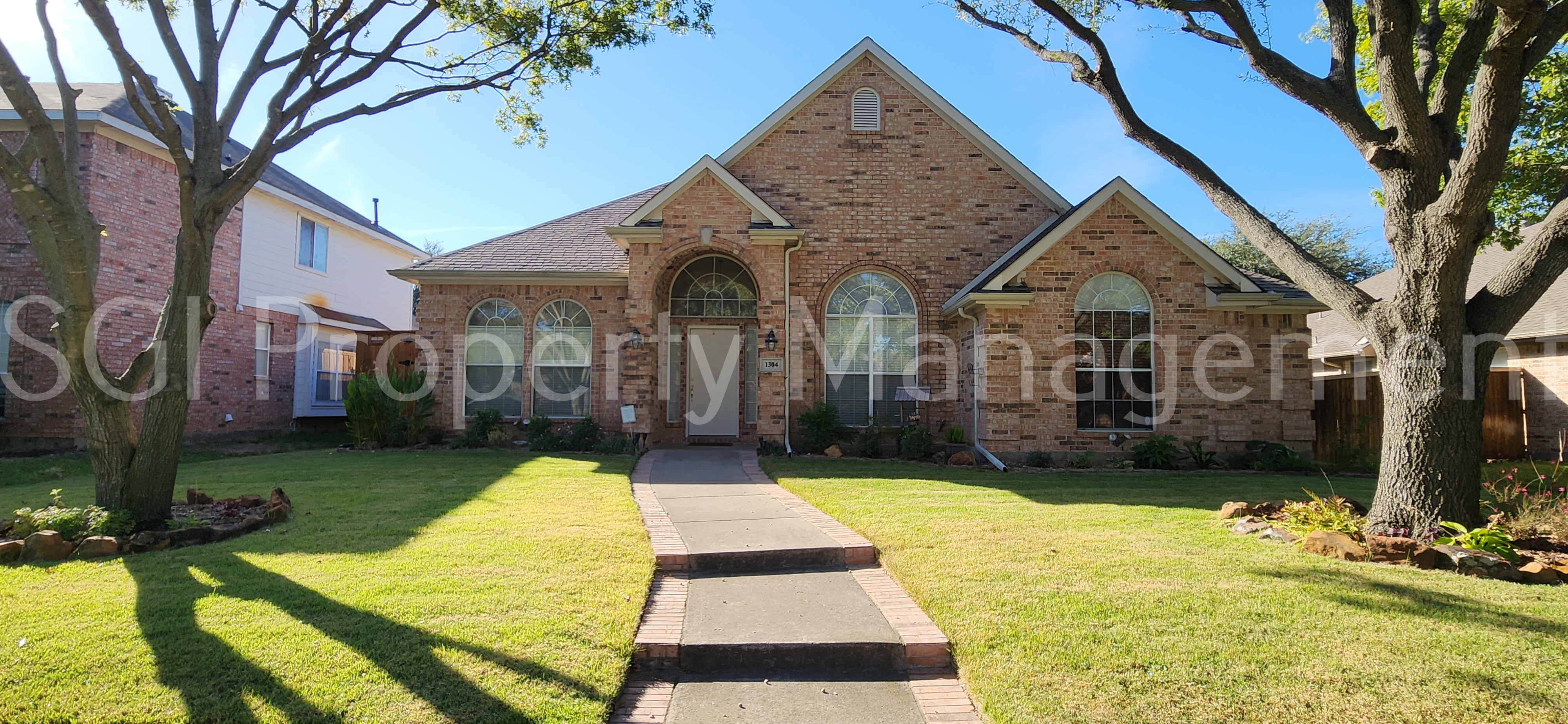 Allen House: 1304 Hillcrest Dr