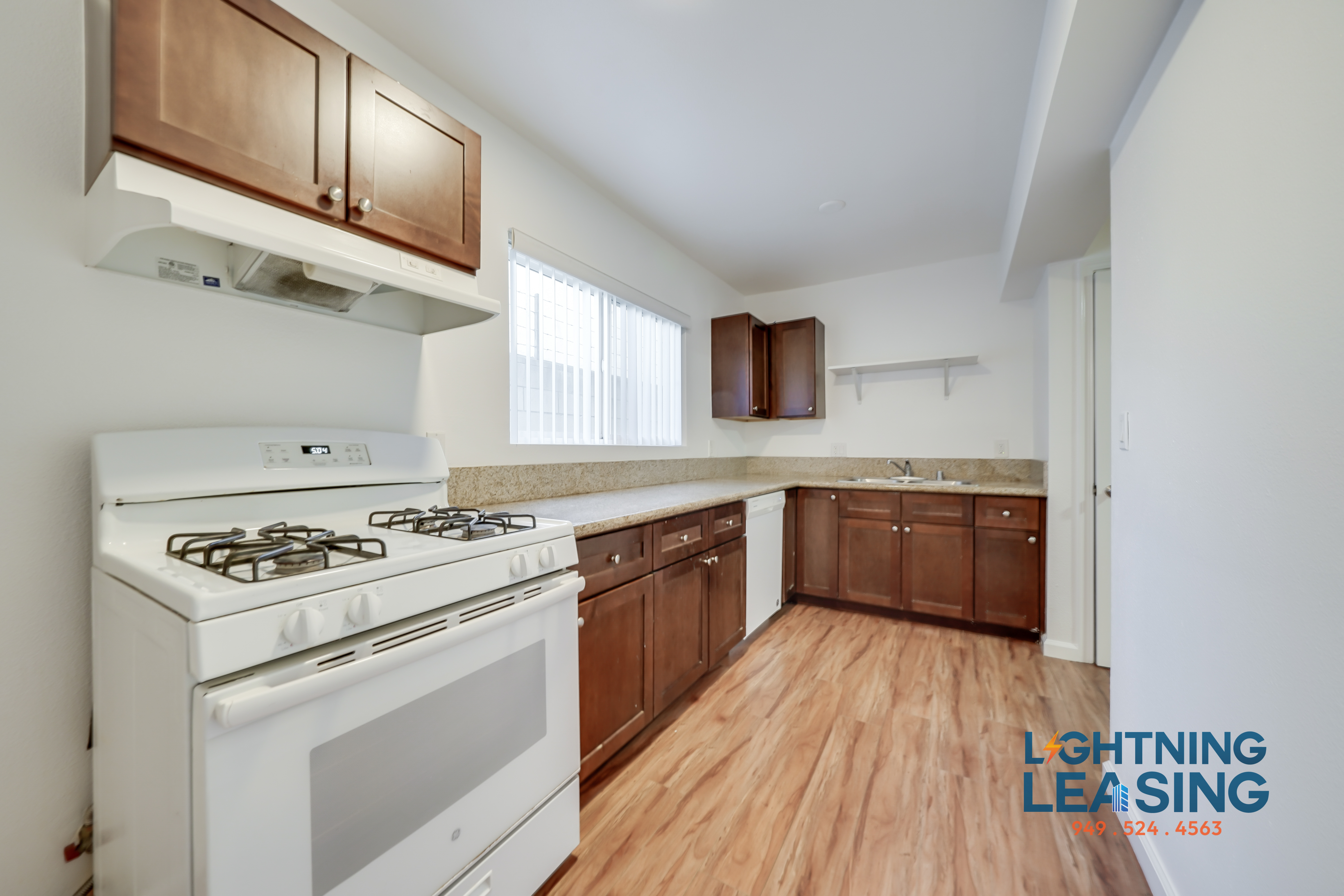 Reseda Condo: 6635 Etiwanda Ave