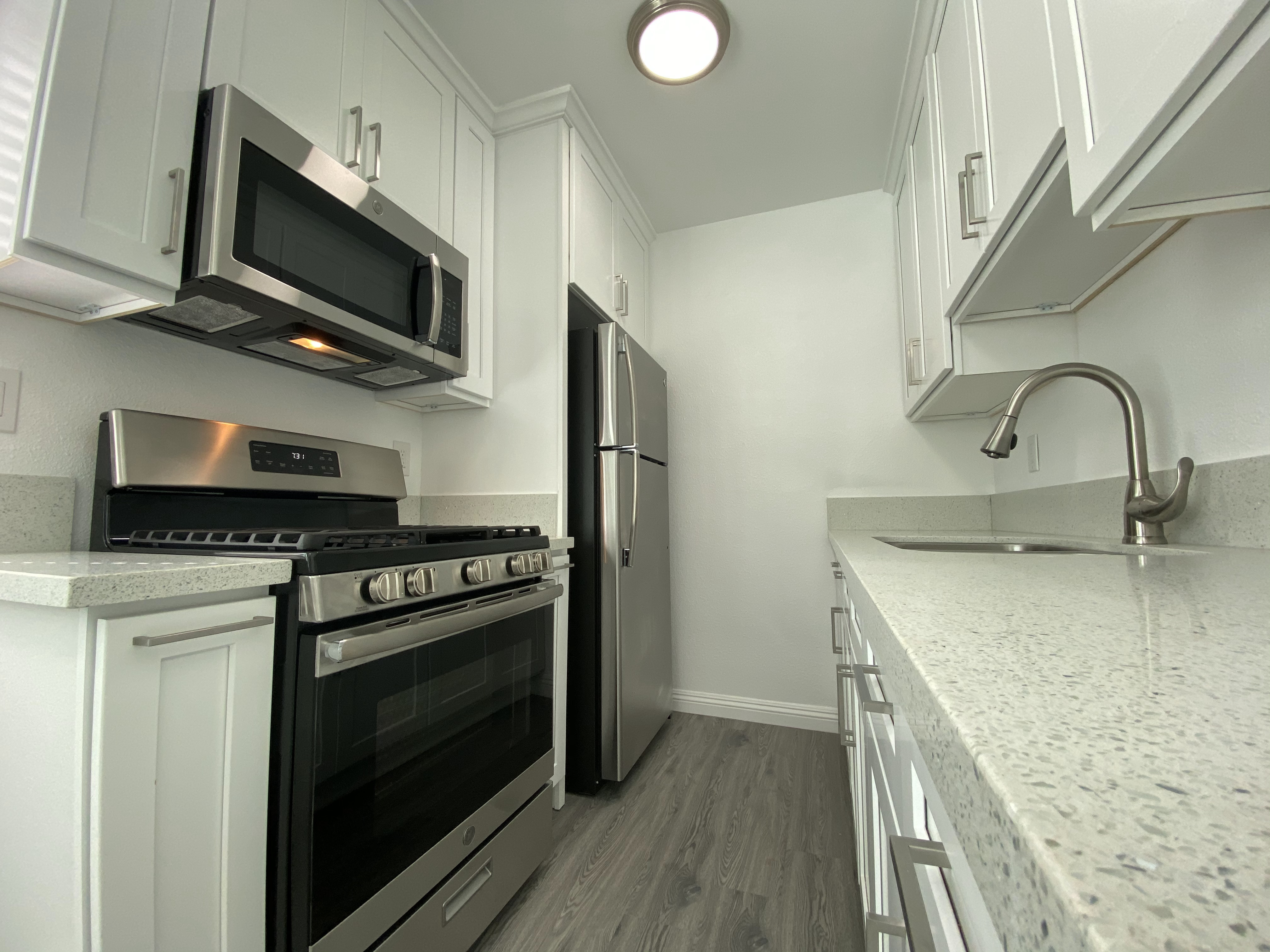 Redondo Beach Condo: 2513 Grant Ave