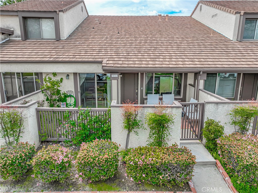 Valencia Condo: 25713 Vista Fairways Drive