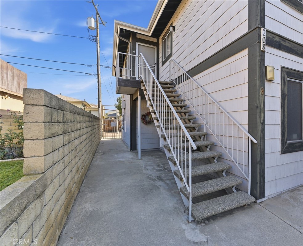 Anaheim Condo: 208 South West Street