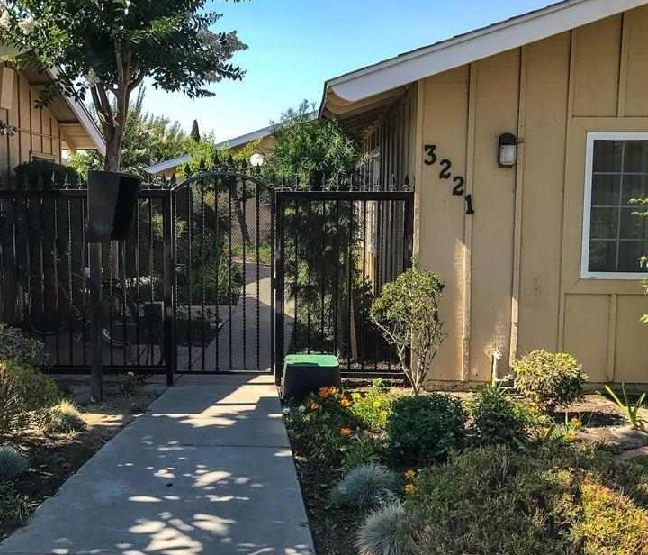 Anaheim Condo: 3221 West Ball Road