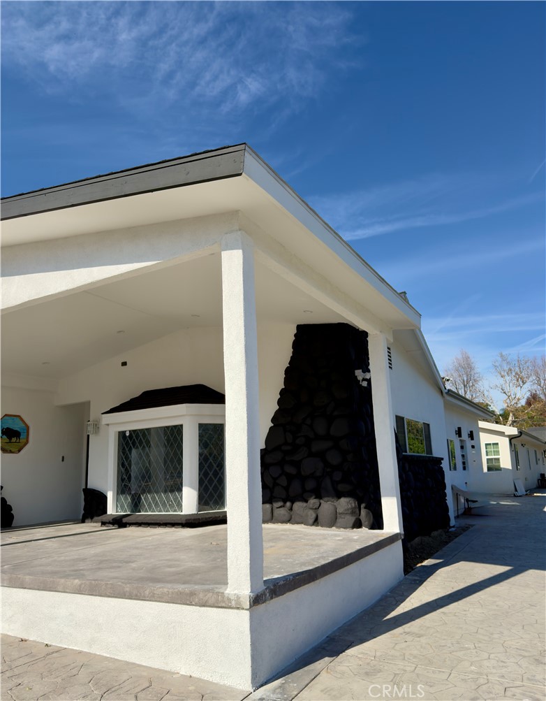 Reseda Condo: 19613 Lanark Street