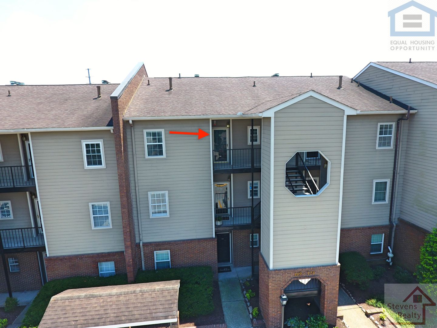 Nashville House: 123 W End Pl