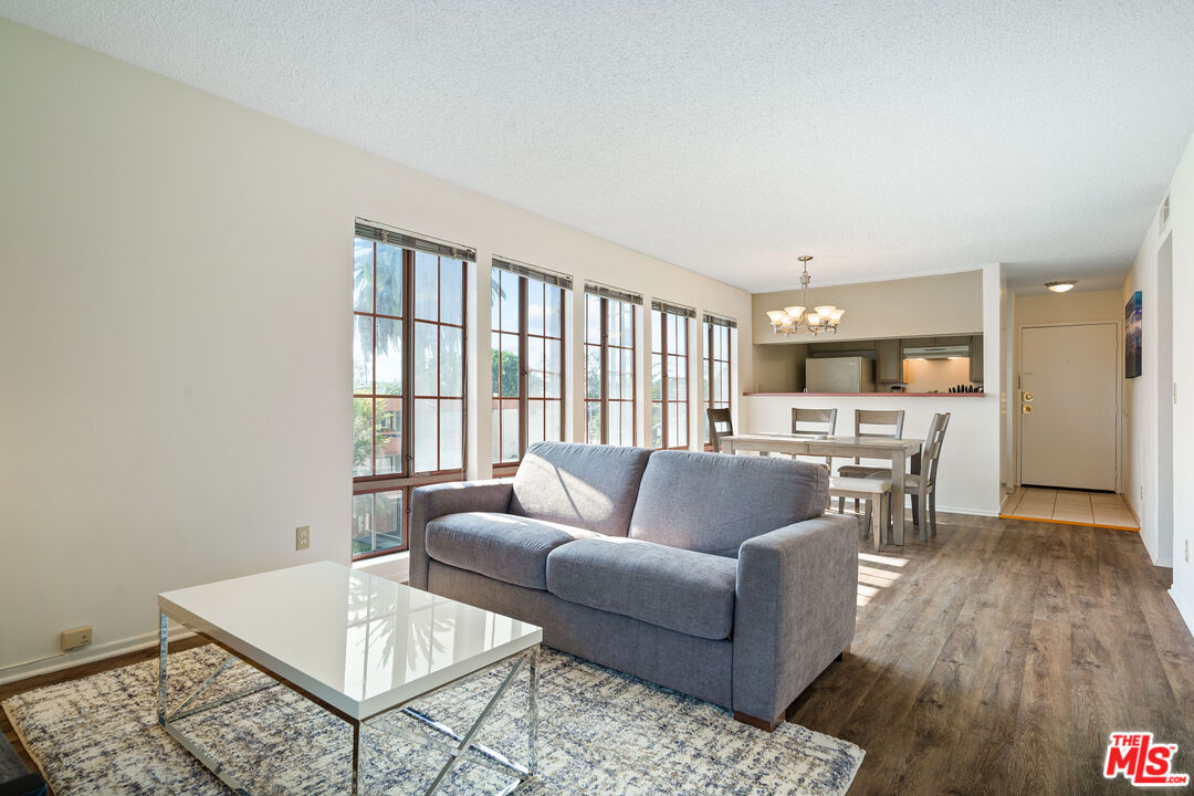 Los Angeles Condo: 3600 Bagley Avenue