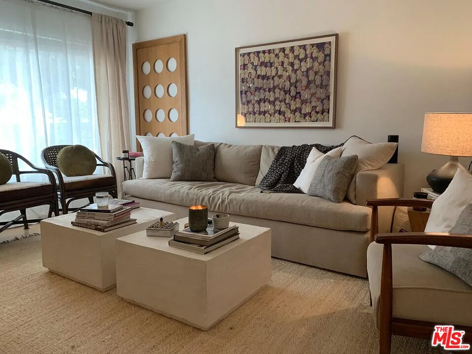 Venice Condo: 534 Santa Clara Avenue