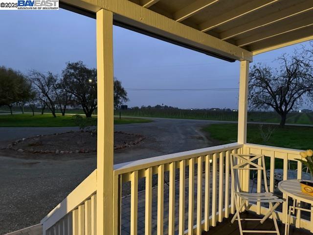 Oakley Condo: Knightsen