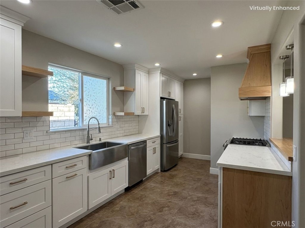 West Hills Condo: 7101 Fallbrook Avenue