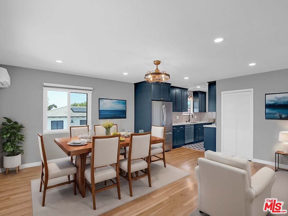 Redondo Beach Condo: 2517 Curtis Avenue