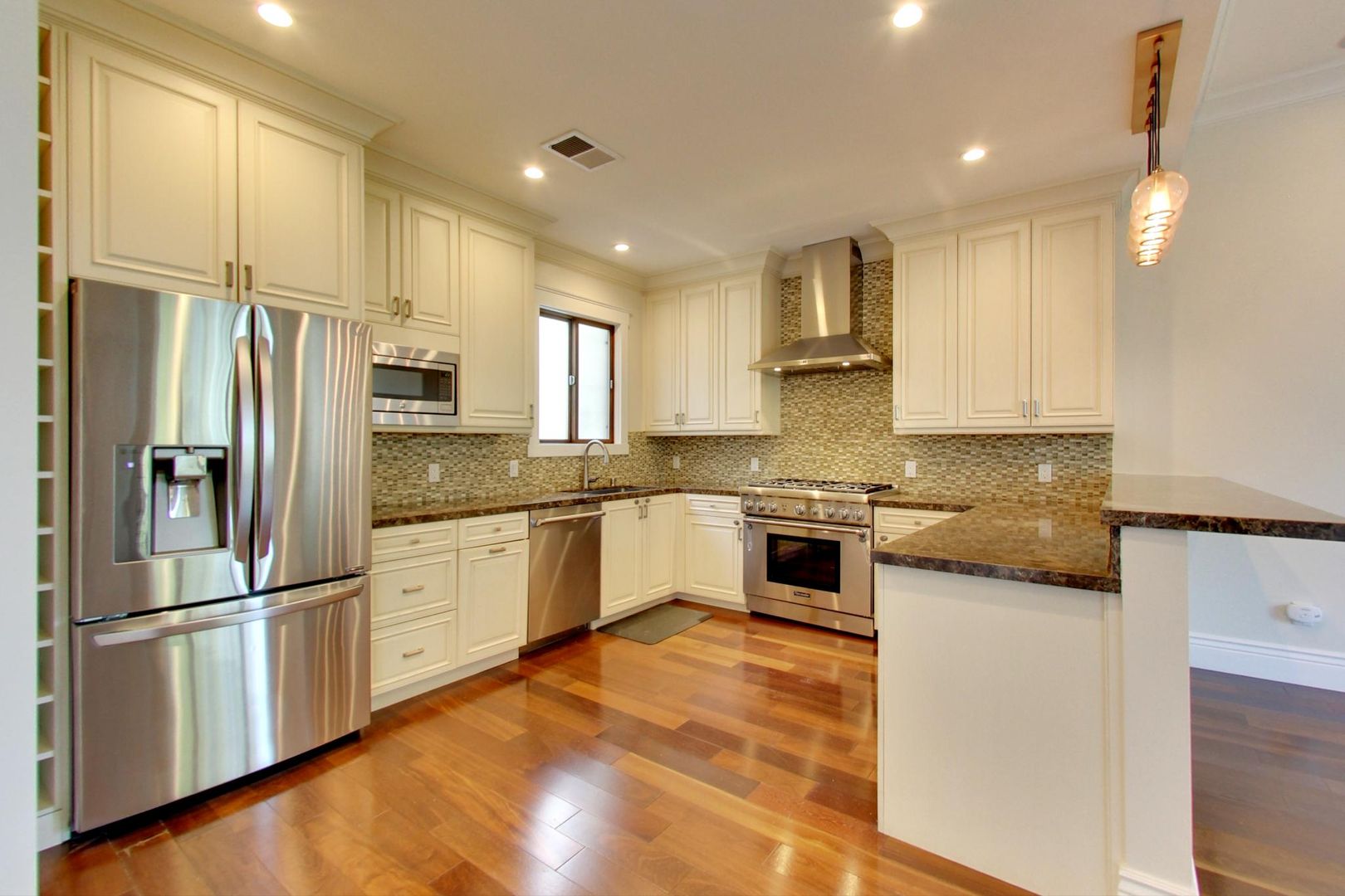 San Francisco Condo: 2045 Hyde Street