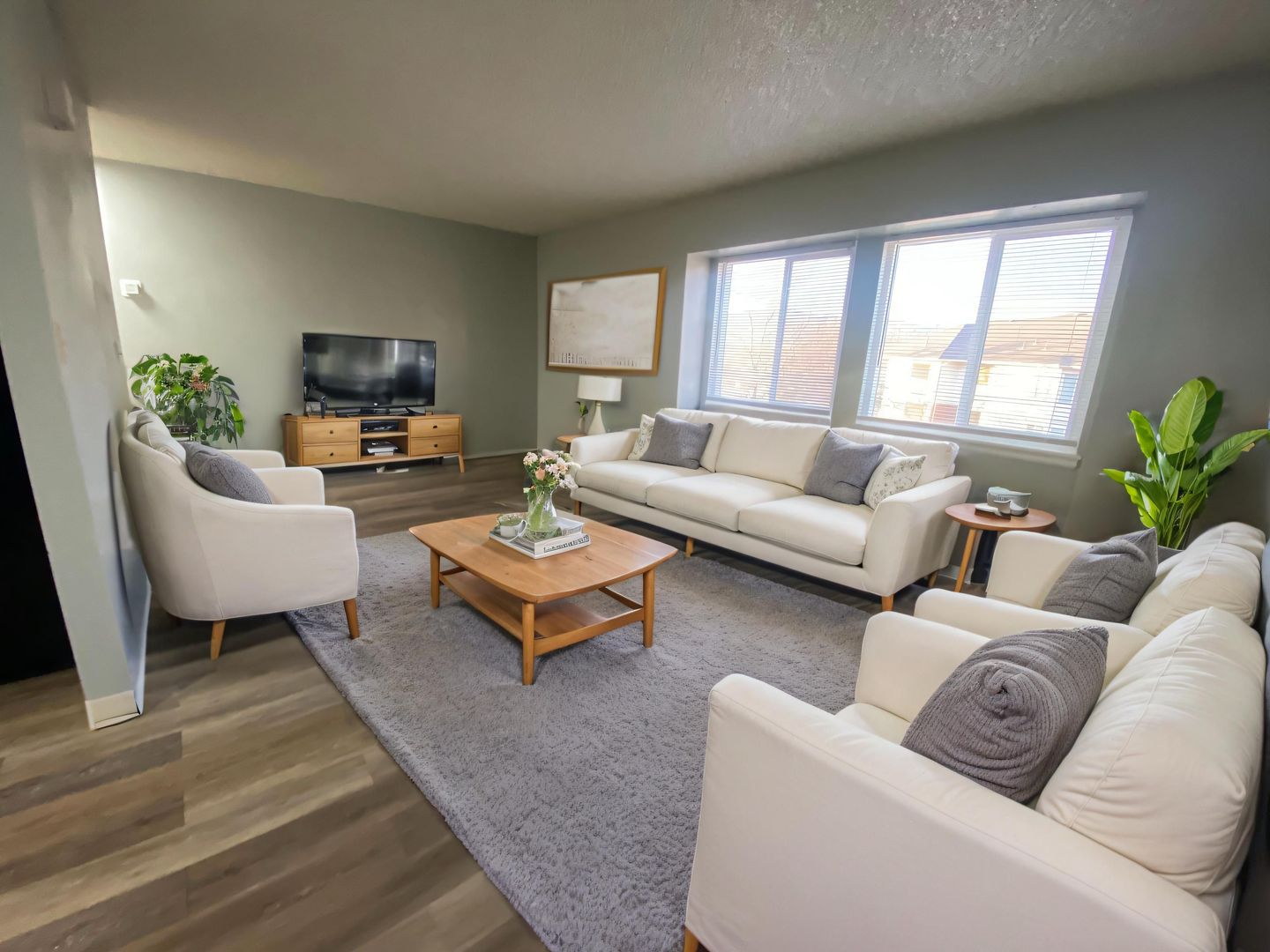 Fountain Apartment: 506 Comanche Village Dr