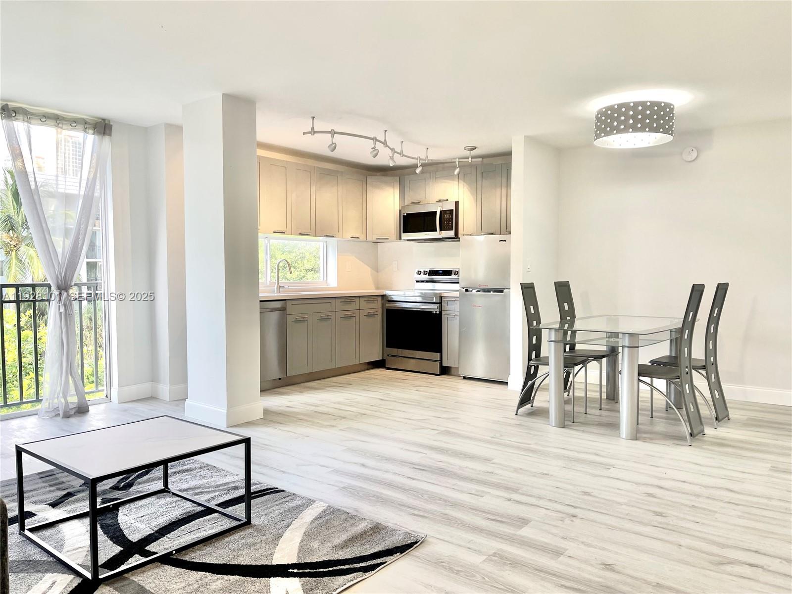 Sunny Isles Beach Condo: 17021 North Bay Road