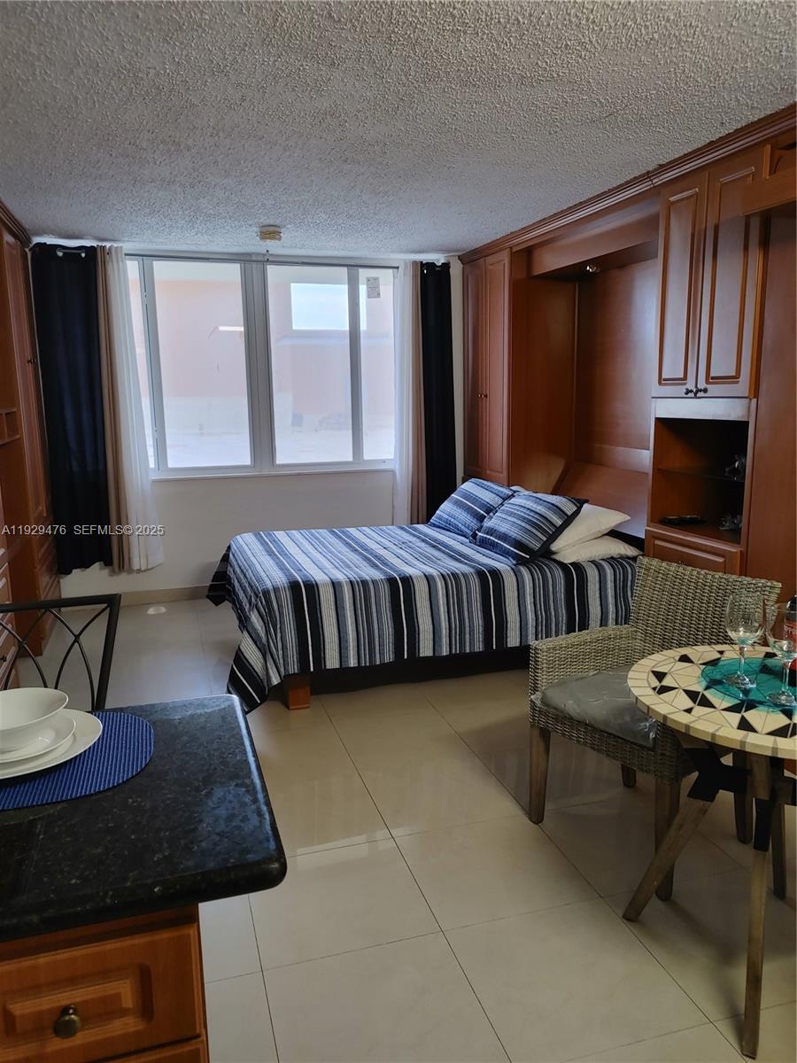 Sunny Isles Beach Condo: 19201 Collins Avenue