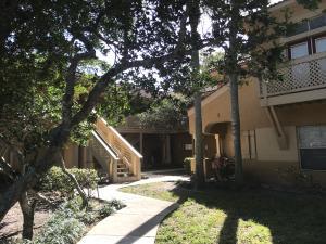 West Palm Beach Condo: 4879 Via Palm Lakes