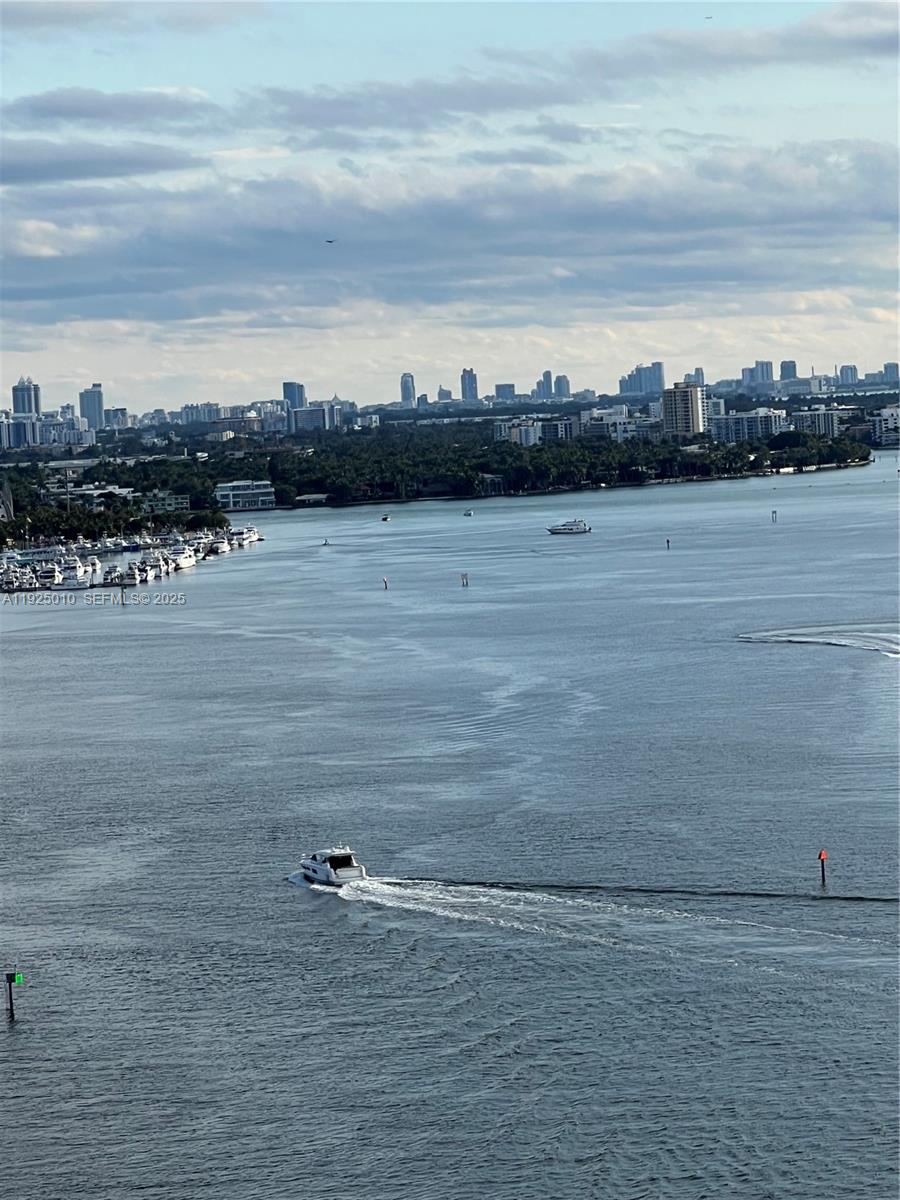 Sunny Isles Beach Condo: 300 Bayview Drive