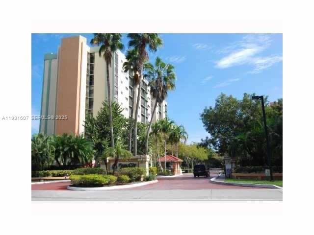 Sunny Isles Beach Condo: 17011 North Bay Road