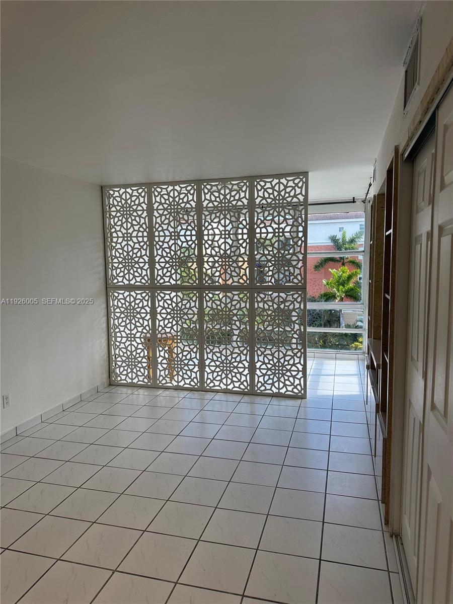 Sunny Isles Beach Condo: 210 172nd Street