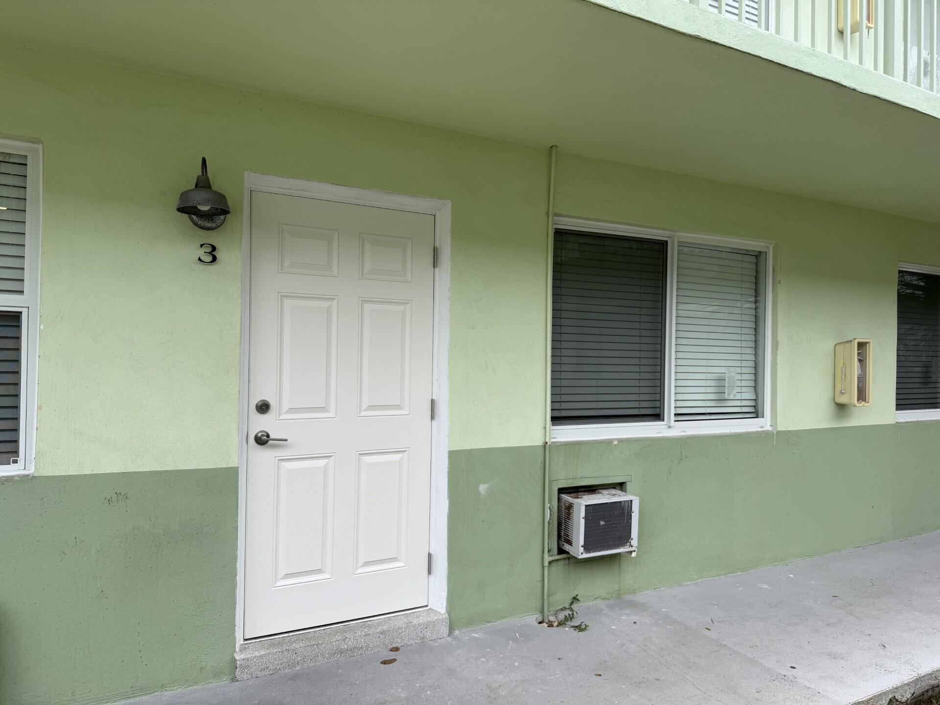 Lake Worth Beach Condo: 1118 North H Street