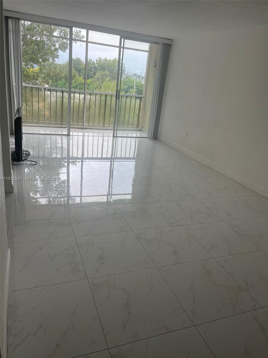 Miami Condo: 8870 Fontainebleau Boulevard