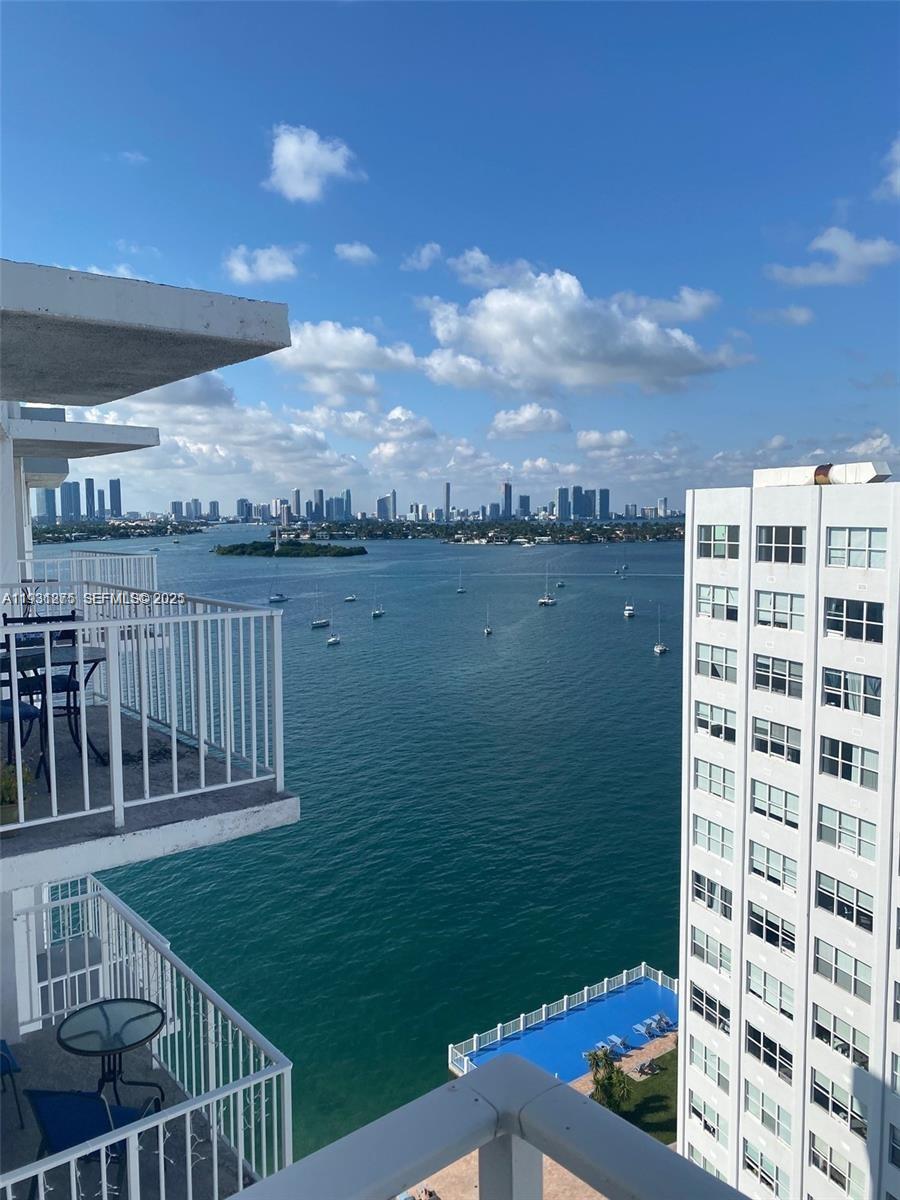 Miami Beach Condo: 1228 West Avenue