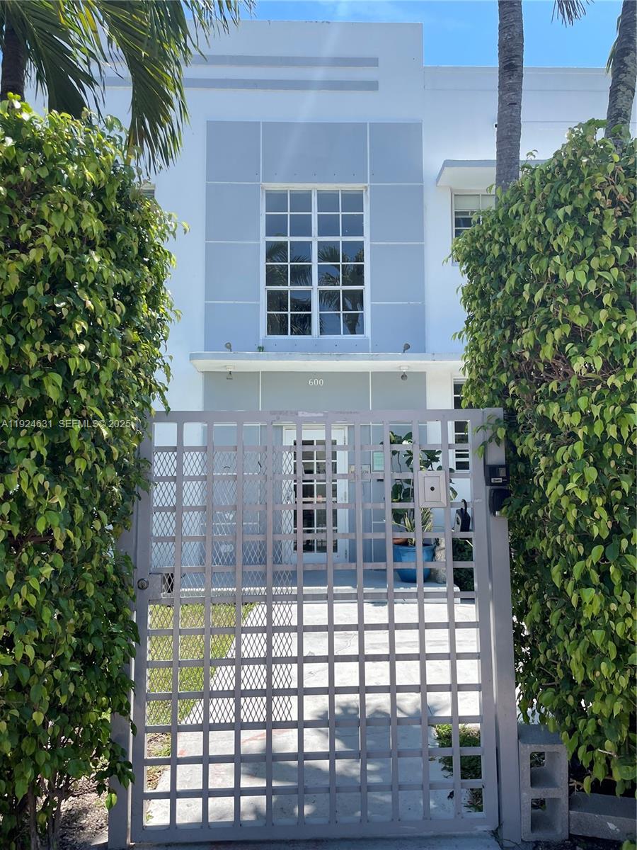 Miami Beach Condo: 600 15th Street