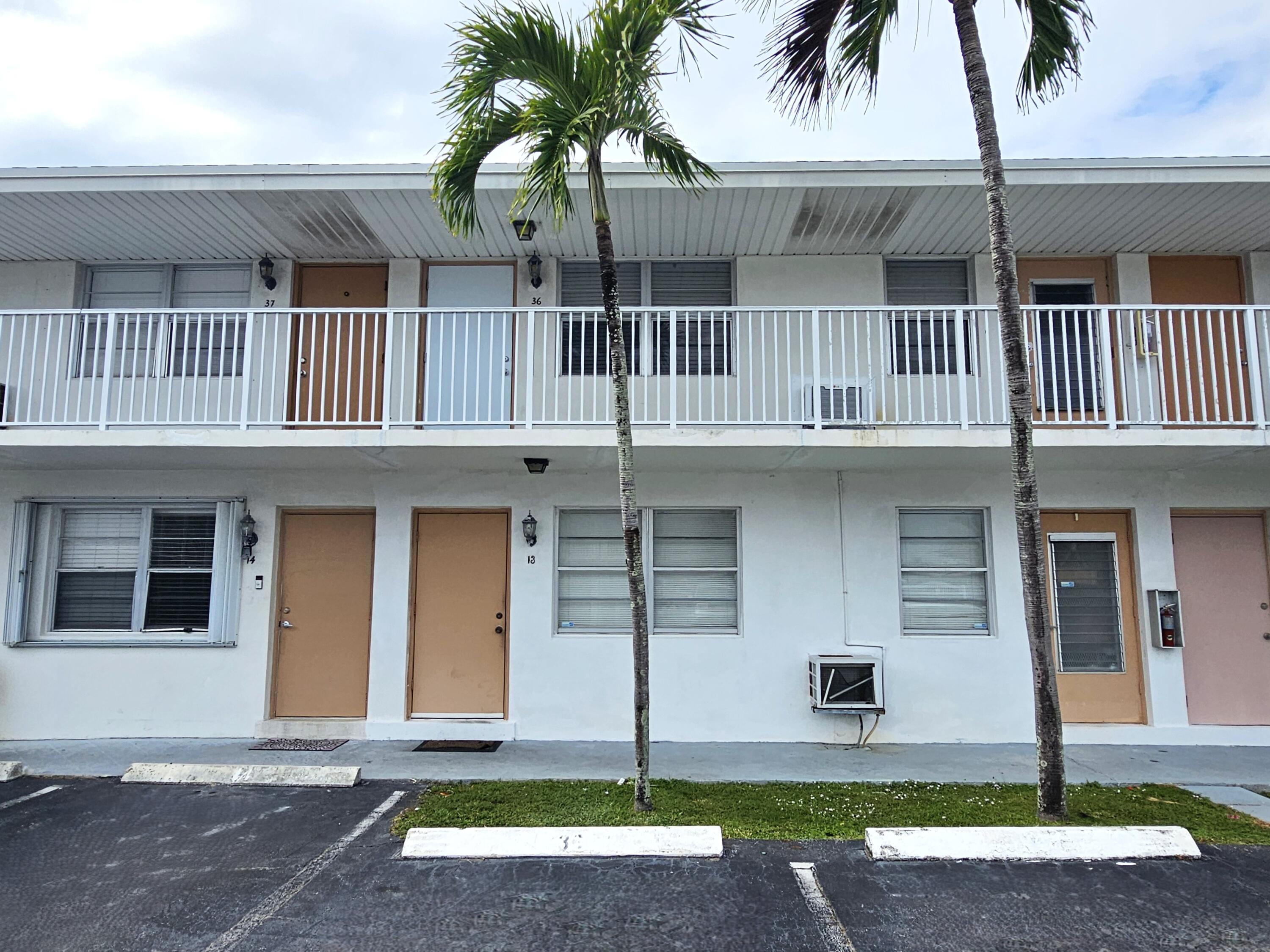 Lake Park Condo: 810 Lake Shore Drive