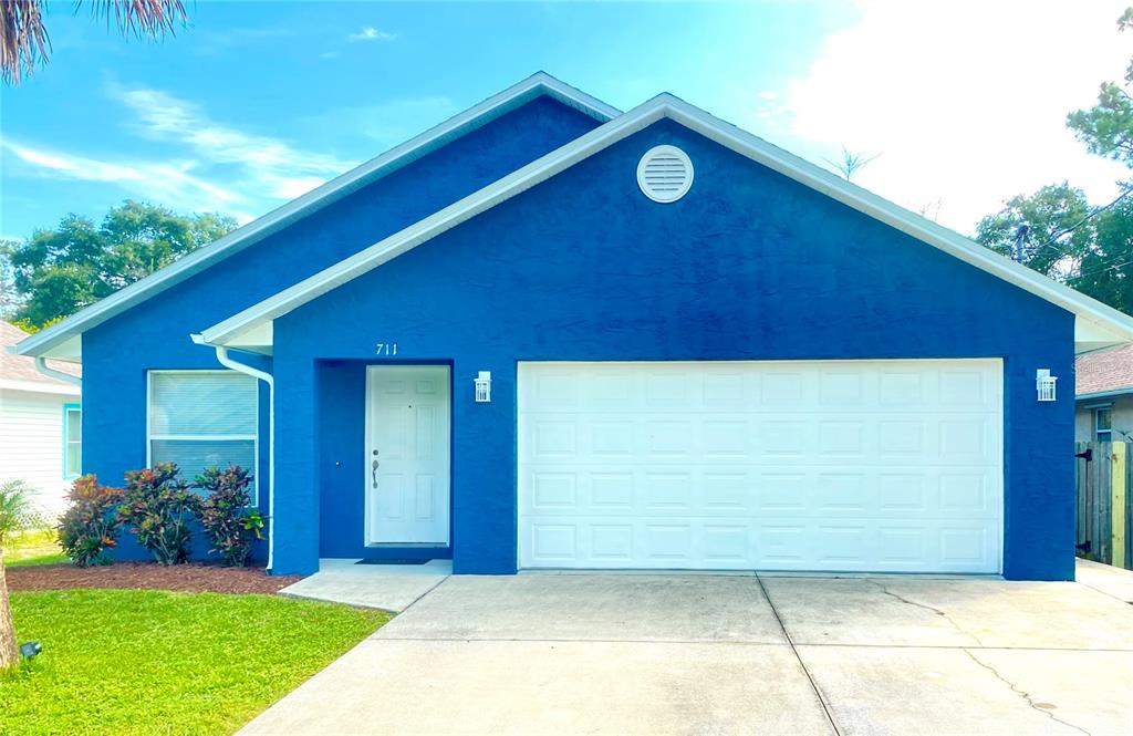 New Smyrna Beach Condo: 711 Dougherty Street