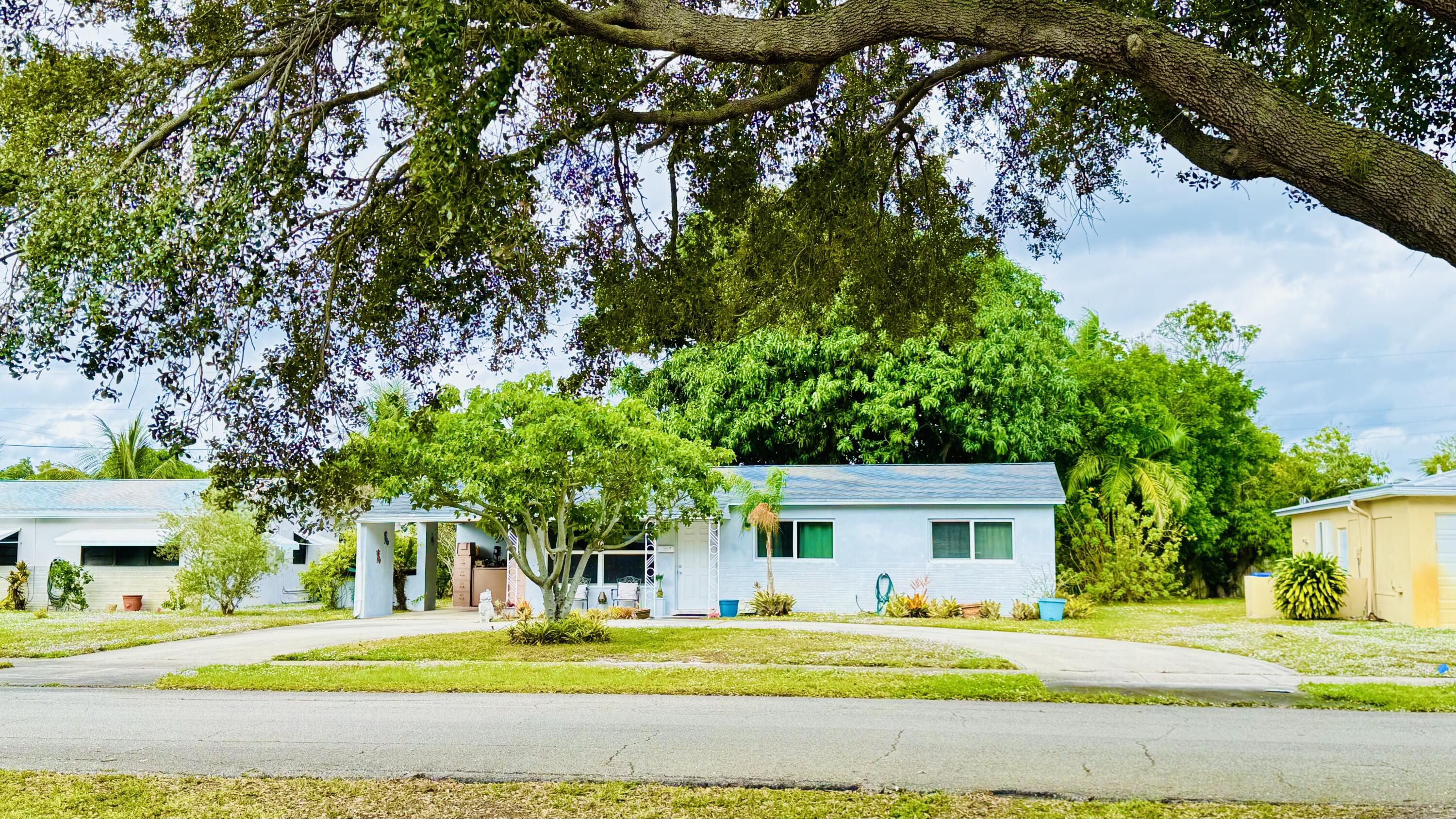 West Palm Beach Condo: 347 Flagler Boulevard