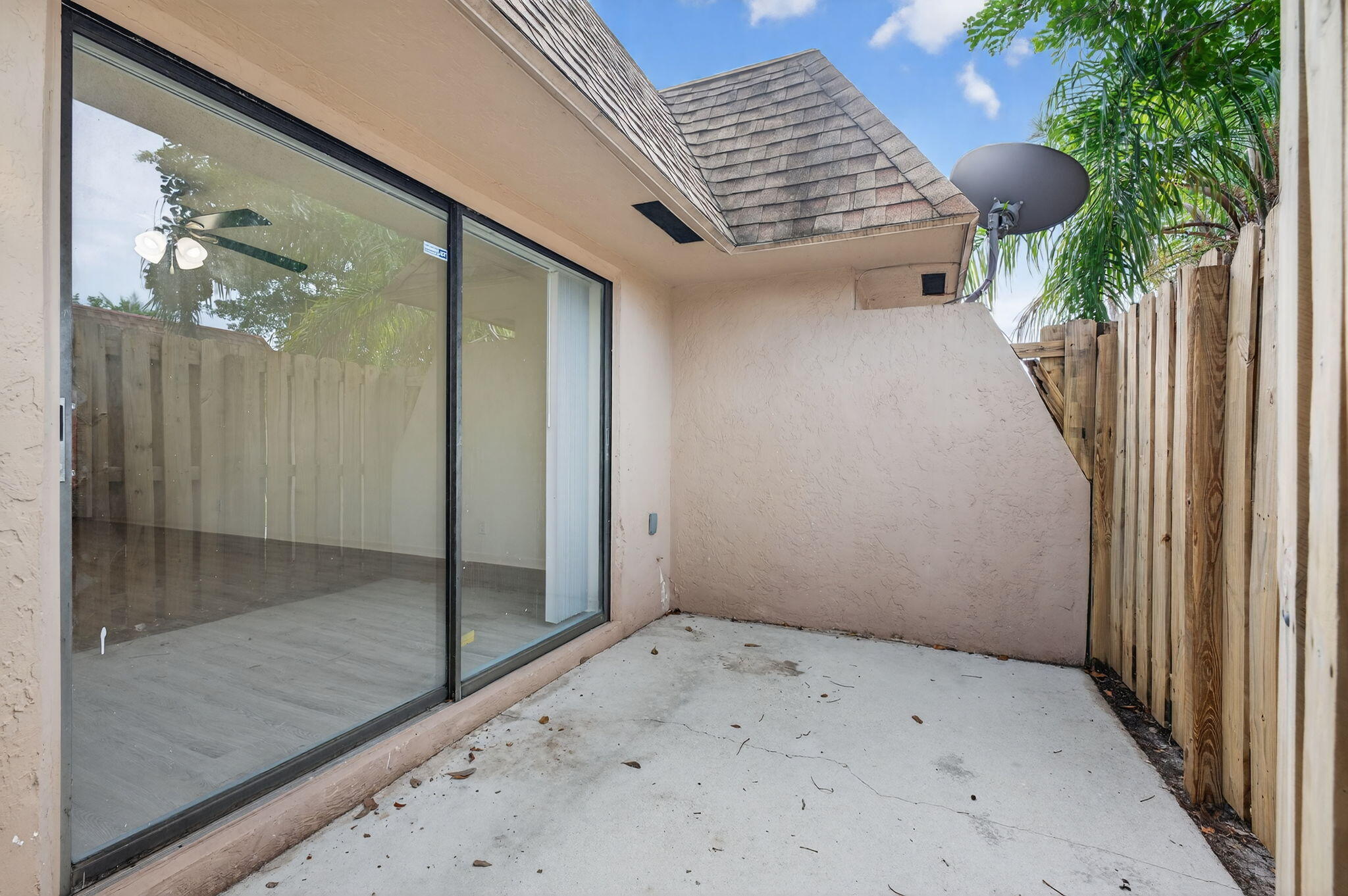 Sunrise Condo: 9418 Northwest 49th Place