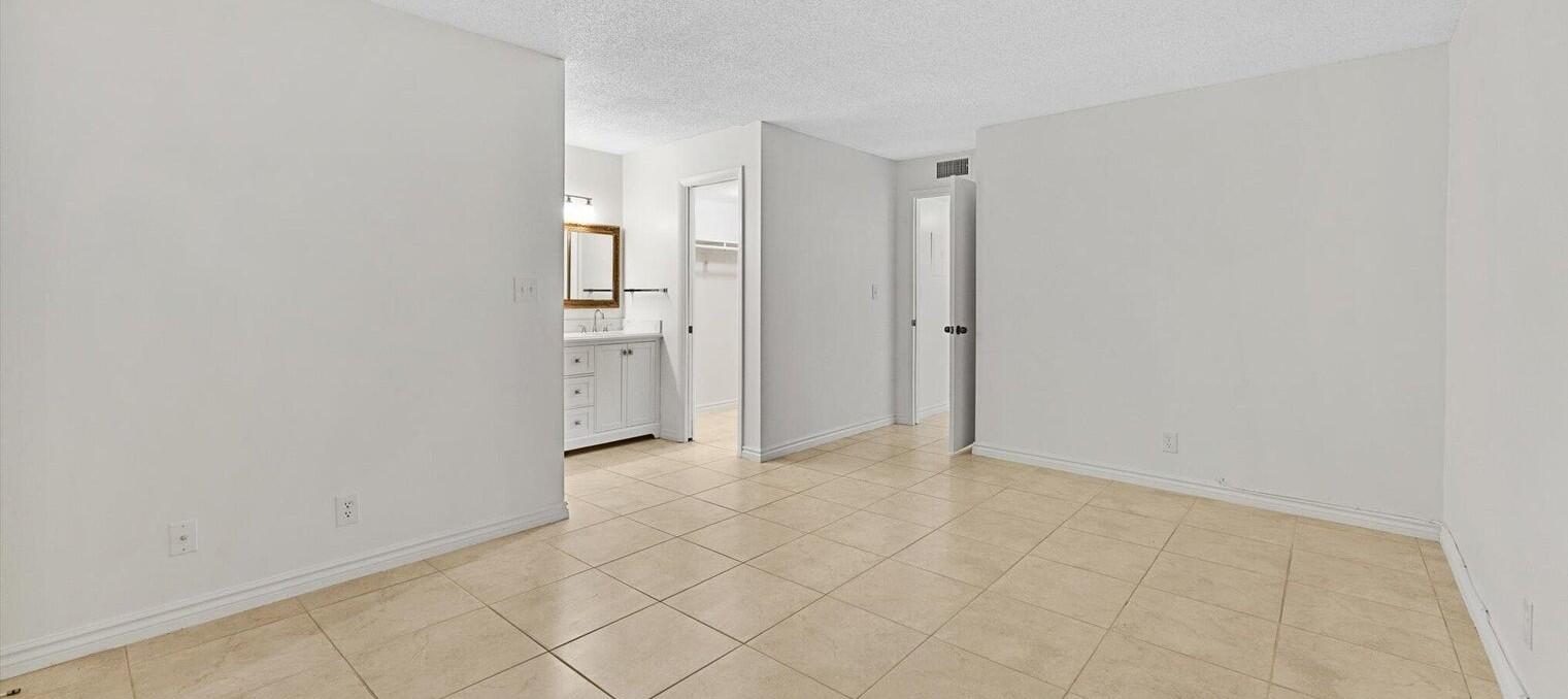Palm Beach Gardens Condo: 10821 North Military Trail