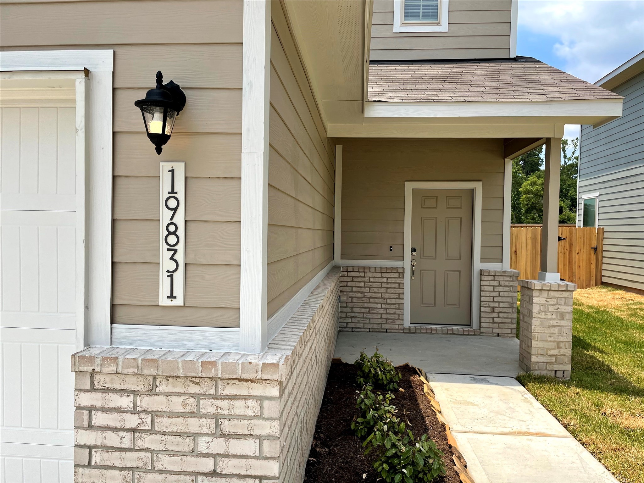 Porter Condo: 19831 Redbay Fir Court