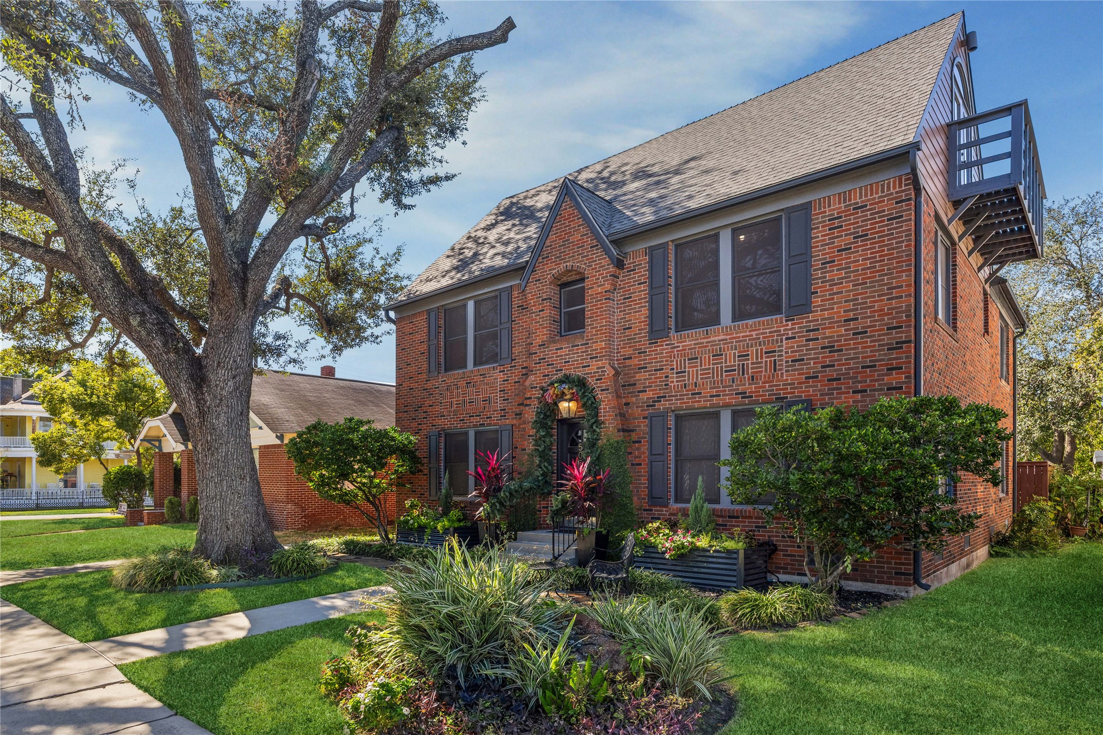 Houston Condo: 505 Harvard Street