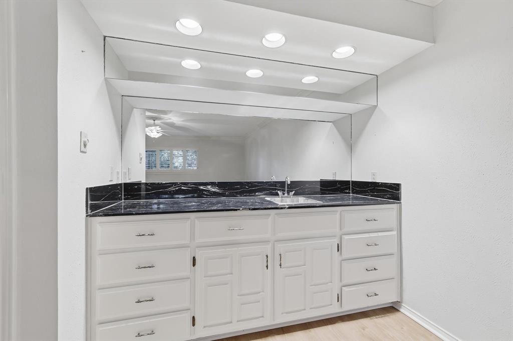 Arlington Condo: 2505 Oak Manor Court