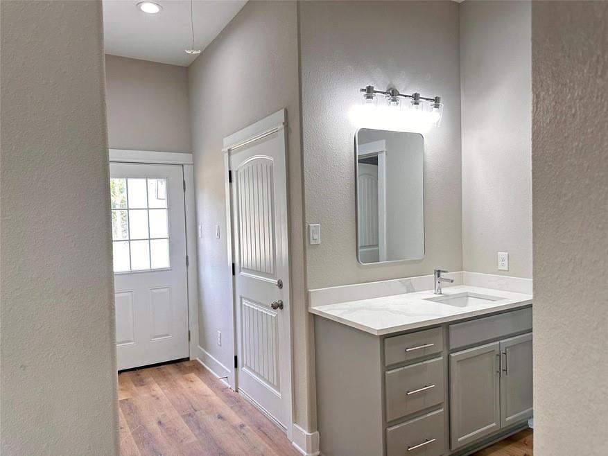 Dallas Condo: 911 Nata Lane