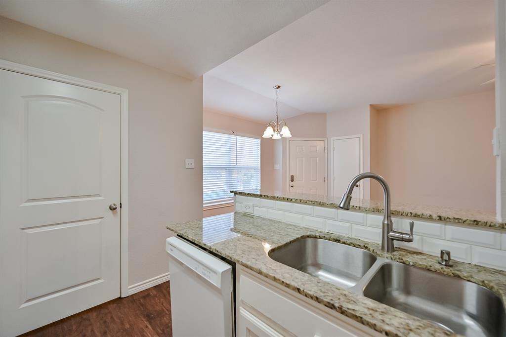 Mansfield Condo: 607 Kings Way Drive