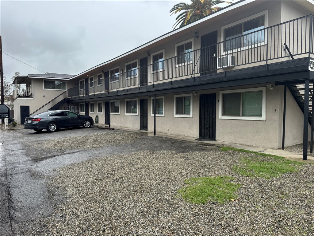 Riverside Condo: 3643 Brockton Avenue