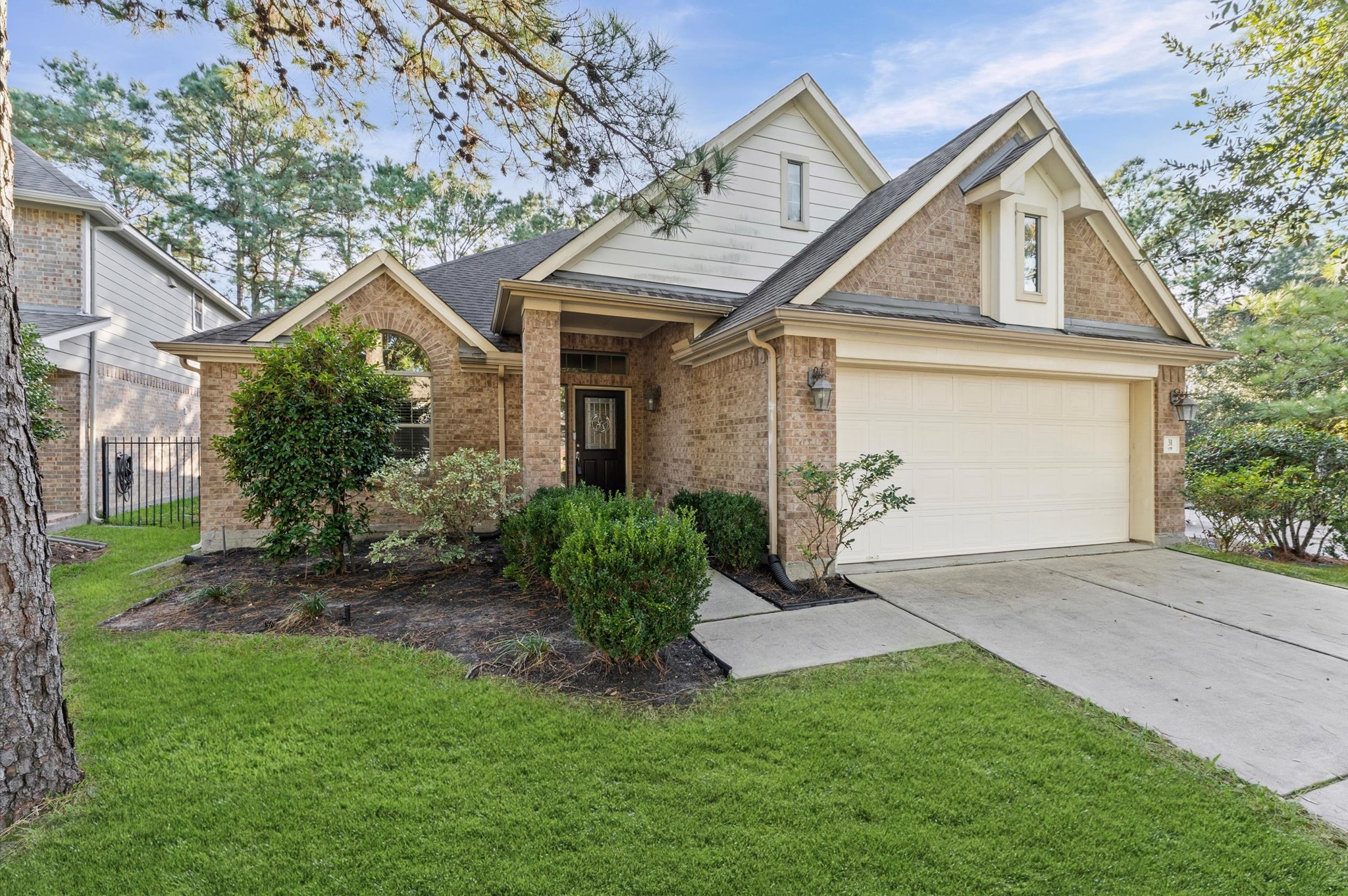 Spring Condo: 31 Pleasant Point Place