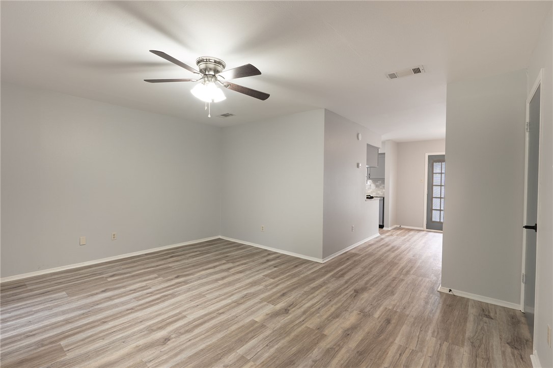 College Station Condo: 1904 Dartmouth Street