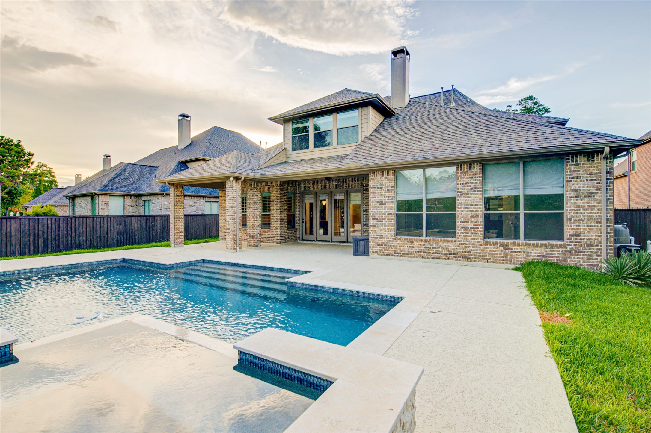 Magnolia Condo: 158 North Almondell Way